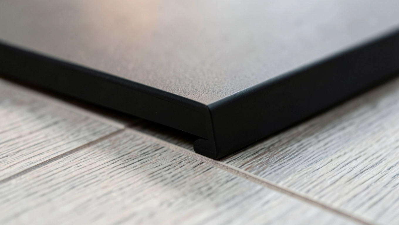 Listwa schodowa do paneli 8mm czarna