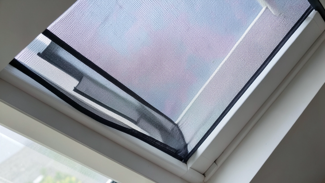 Moskitiera na okno dachowe na wymiar