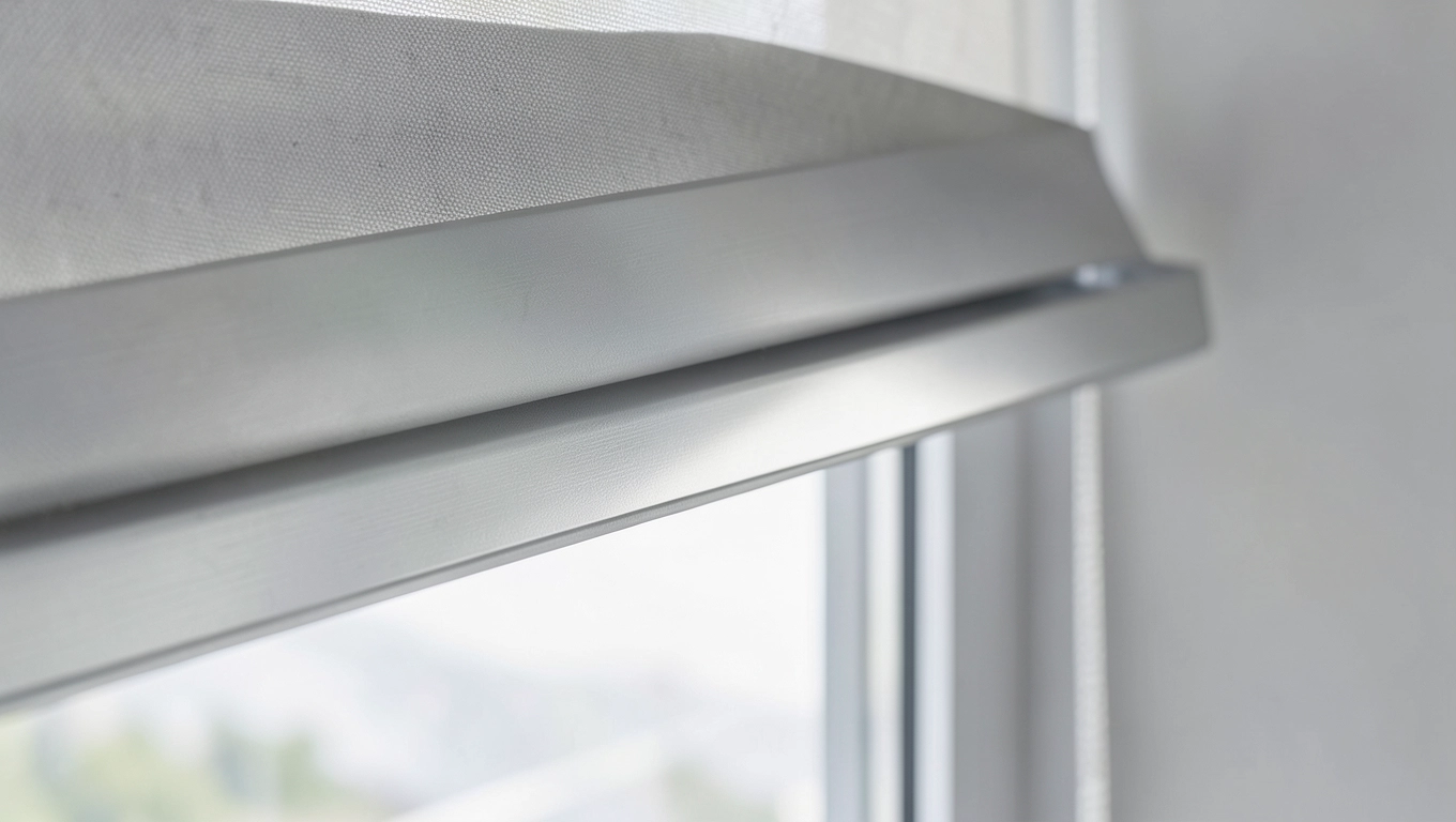 Prowadnice aluminiowe do rolet kasetowych