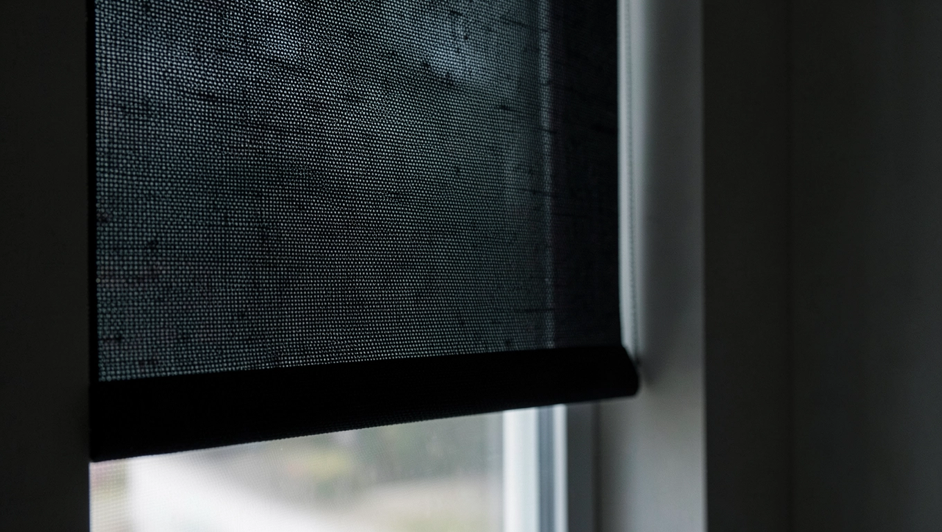 Roleta półzaciemniająca co to znaczy