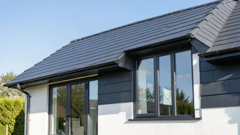 Antracytowy dach Jakie okna