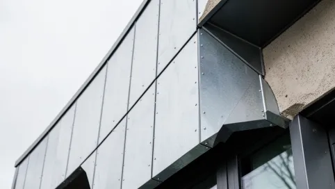 Blacha na czolo balkonu