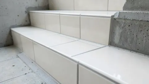 cennik układania płytek na schodach