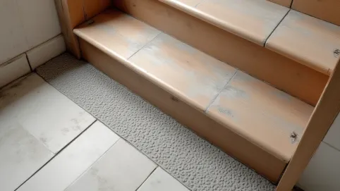 co położyć na stare płytki na schodach