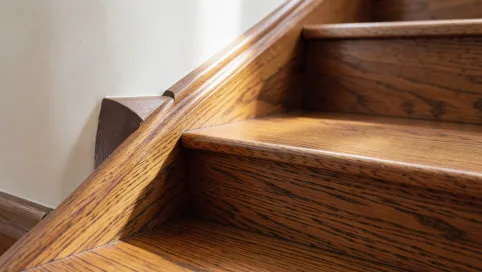 Cokoliki na schody drewniane