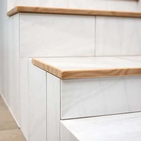 Cokoły na schodach z płytek cena