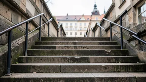Czy można pić na schodkach warszawa