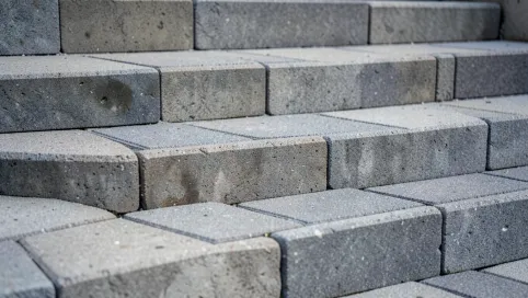 Czy można położyć kostkę na betonowych schodach