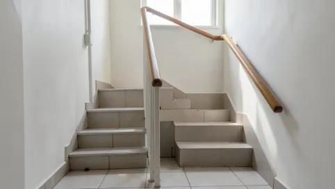 Czym myć klatkę schodową