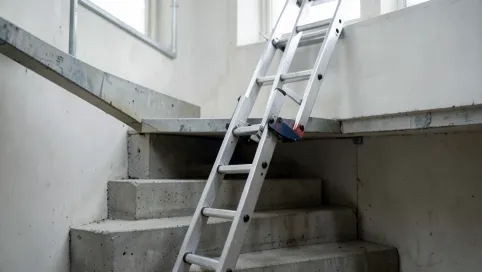 Drabina na schody z podestem