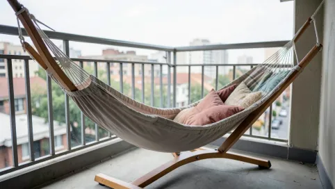 Hamak na balkon ze stelażem