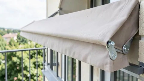 Ile kosztuje montaż markizy balkonowej