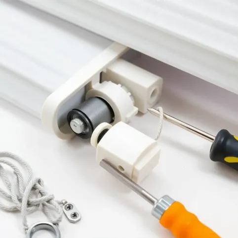 Jak naprawić roletę dzień noc w kasecie