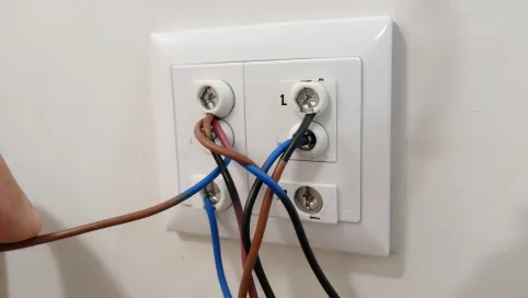 Jak podłączyć włącznik schodowy Polmark Rosa