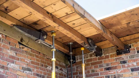 Jak podnieść dach bez rozbierania