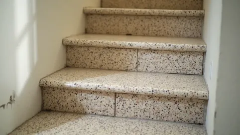 jak położyć płytki na schodach z lastryko