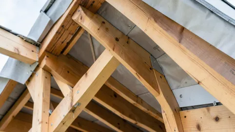 Jak przedłużyć dach kopertowy