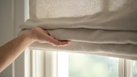 jak ściągnąć roletę rzymską