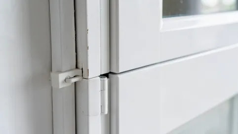 Jak uszczelnić drzwi balkonowe plastikowe