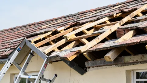 jak wyremontować dach