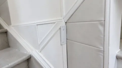 Jak zabezpieczyć ścianę przy schodach