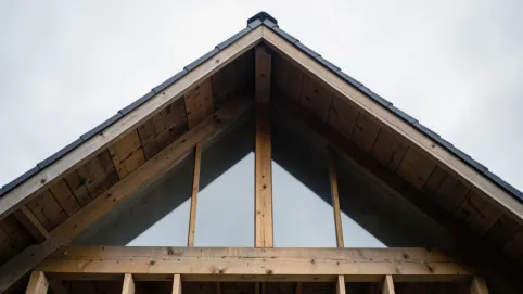 jak zmierzyć powierzchnię dachu dwuspadowego