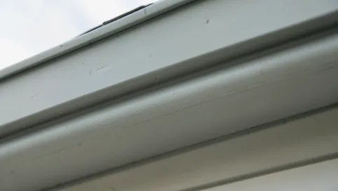 Jaki kolor podbitki do grafitowego dachu