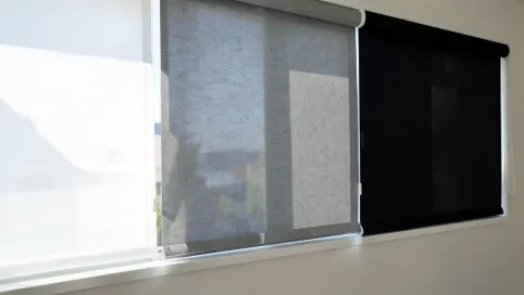 Jaki kolor rolet chroni przed słońcem