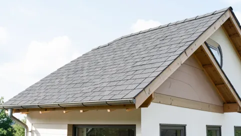 Jaki spadek dachu na 4 metrach