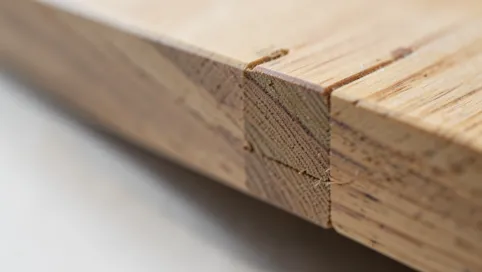 Kołki do montażu schodów drewnianych