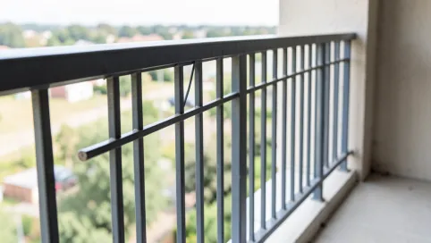 Kraty na balkonie pozwolenie