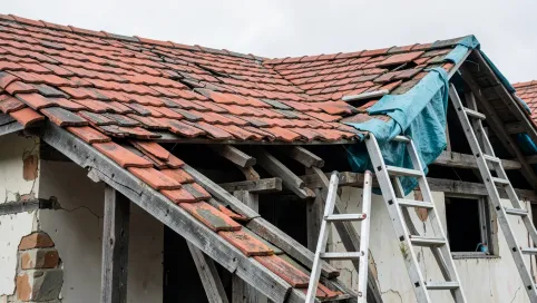 Kto odpowiada za remont dachu