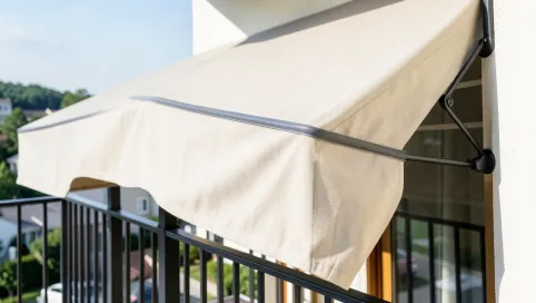 Markiza na balkon bez wiercenia