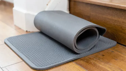 Mata do zabezpieczania podłóg i schodów