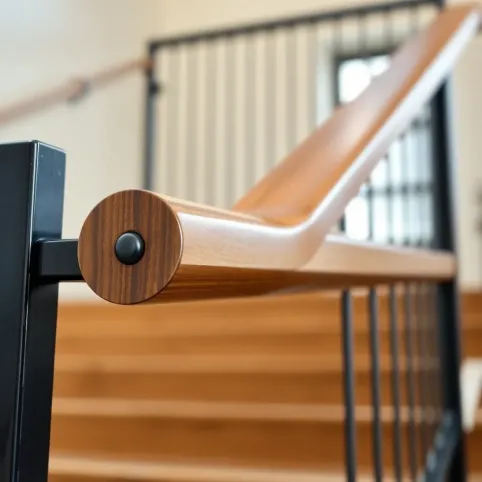 Montaż balustrady na schodach wewnętrznych