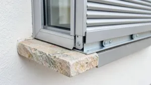 Montaż parapetów zewnętrznych przy roletach