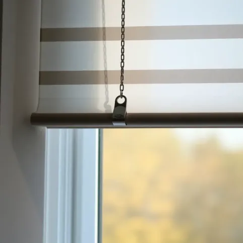 Montaż rolety Dzień Noc z napinaczem