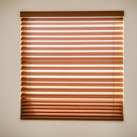 Nowoczesne rolety wewnętrzne drewniane