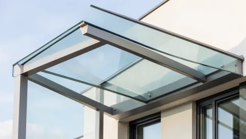 Nowoczesne zadaszenie balkonu