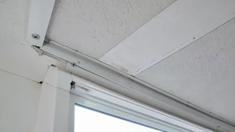 obróbka okna dachowego płytą gk cena