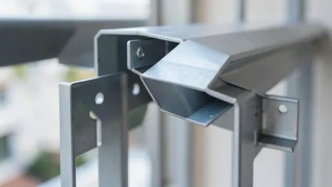 Okucie balkonu blachą cena