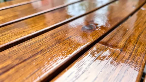 Olej do desek tarasowych