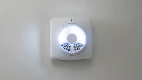 Oprawa schodowa z czujnikiem ruchu 230V