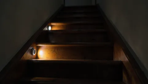 Oświetlenie schodów z czujnikiem ruchu