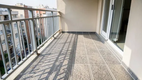 Podłoga na balkon w bloku