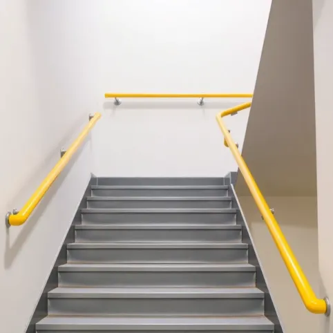 Poręcze przy schodach przepisy BHP