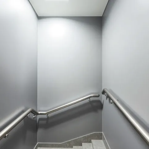 Poręcze schodowe dla niepełnosprawnych