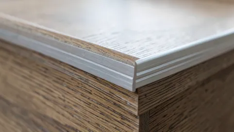 Profil schodowy do paneli laminowanych