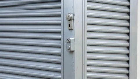 Roleta antywłamaniowa na drzwi