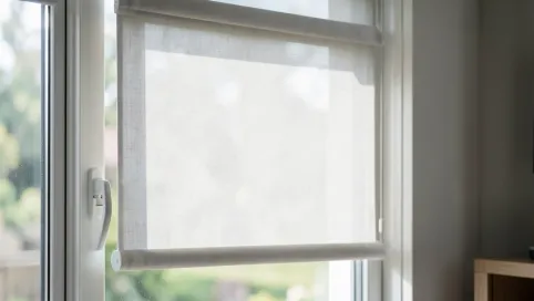 Roleta na szybę w drzwiach